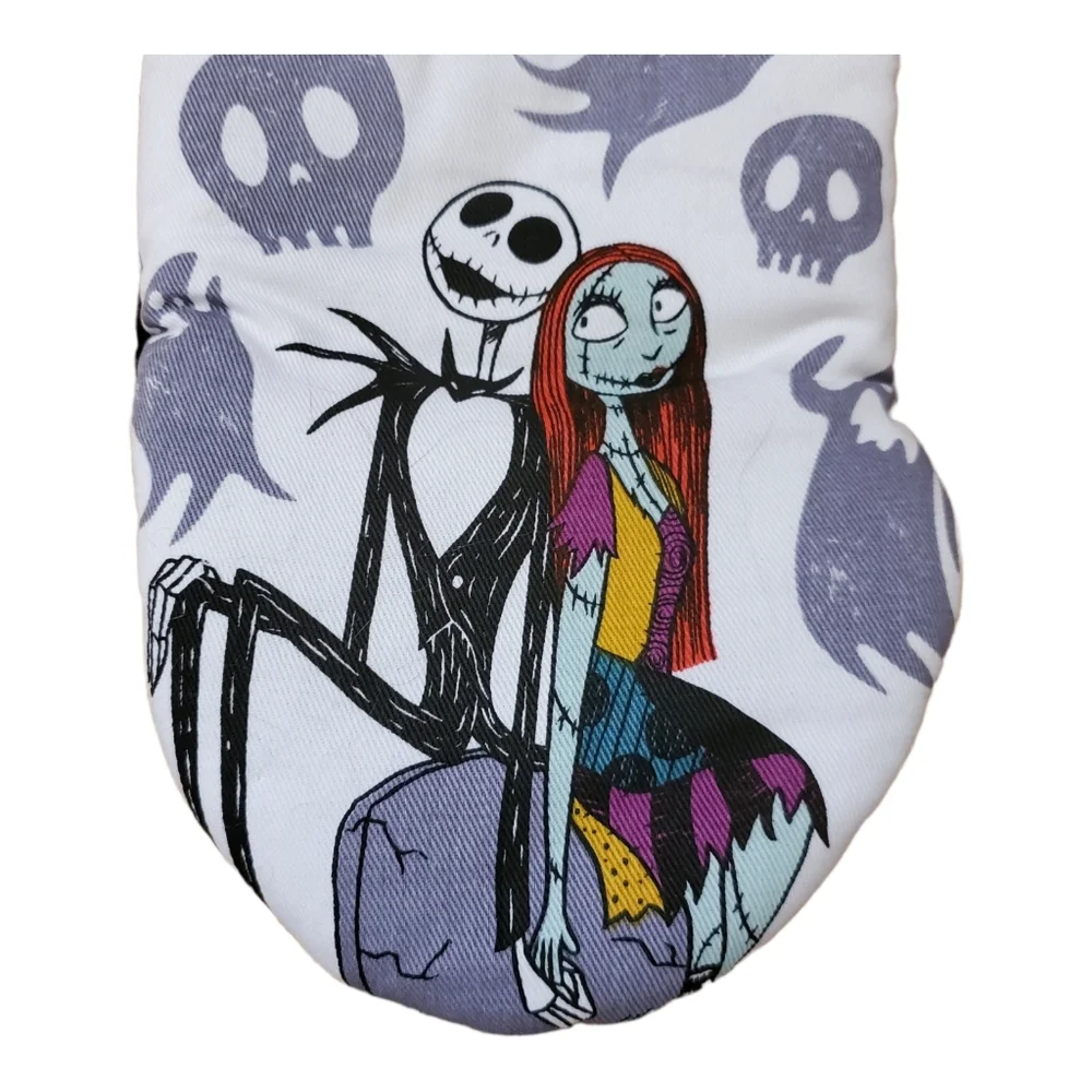New Disney Nightmare Before Christmas Jack & Sally Gravestone Halloween Oven Mit